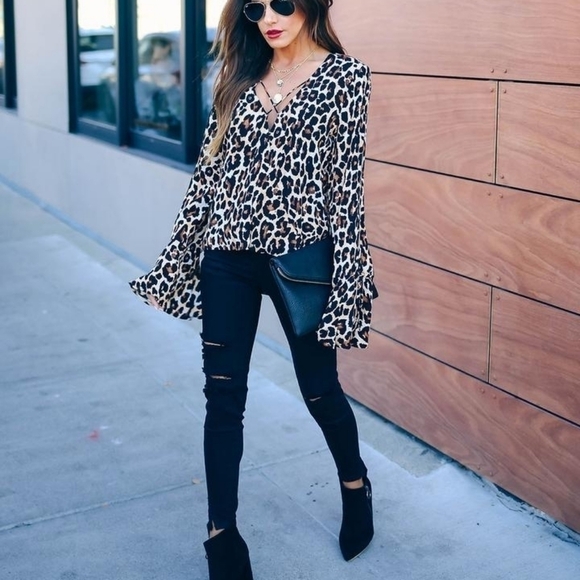 Band Of Gypsies Yuma Desert Leopard Surplice Top - Picture 3 of 14